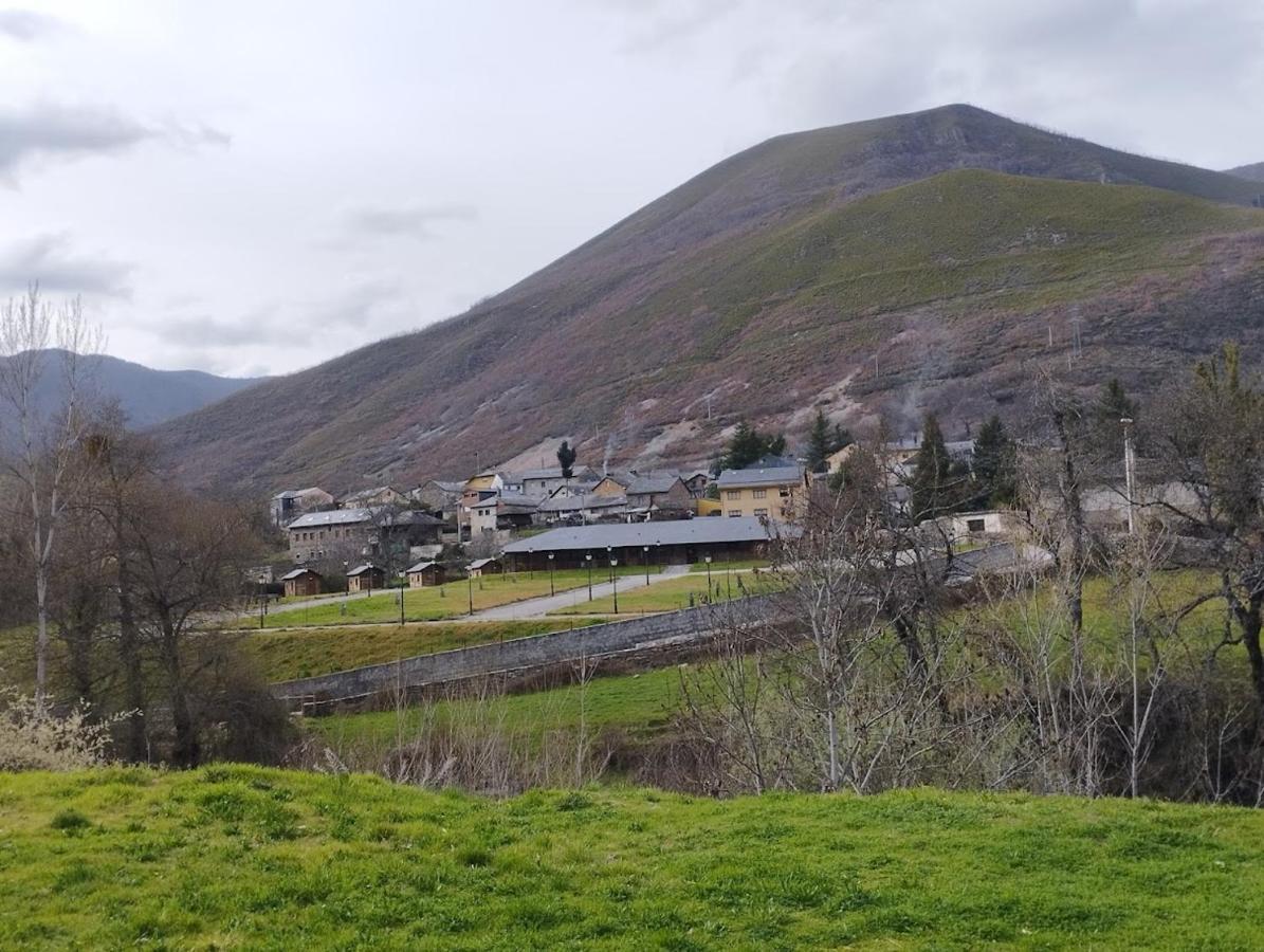 CAMPING LA ZARAPICA - Palacios del Sil Exterior foto